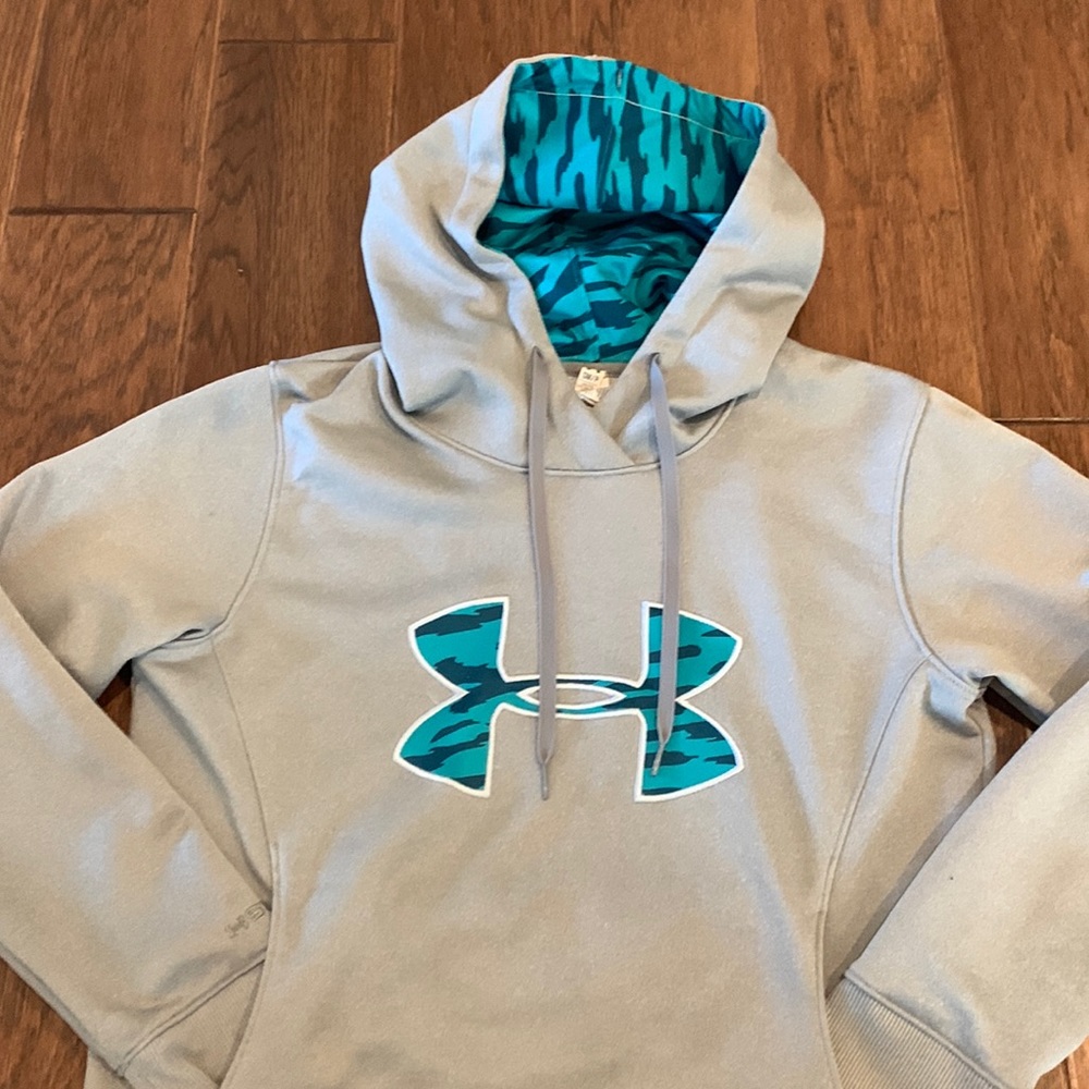 Under Armour cold gear Women’s S hoodie